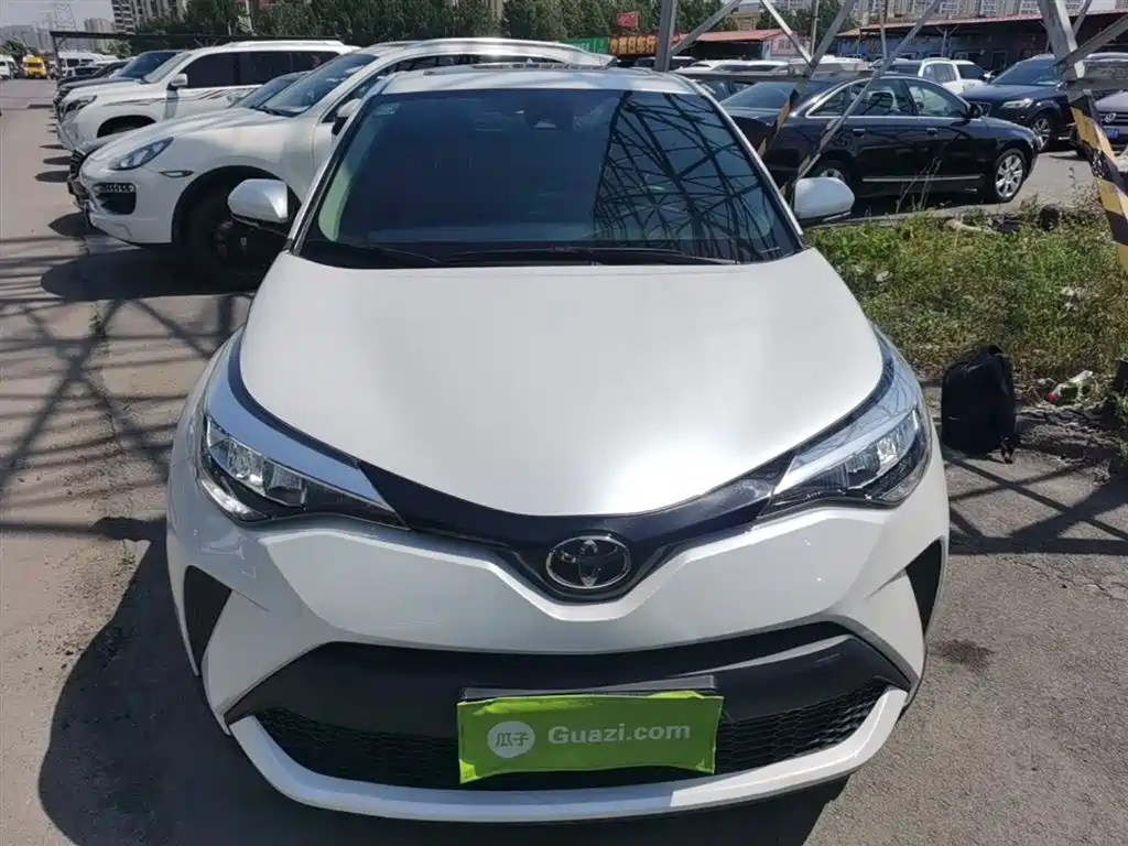 Toyota C-HR 2022 — фото 3