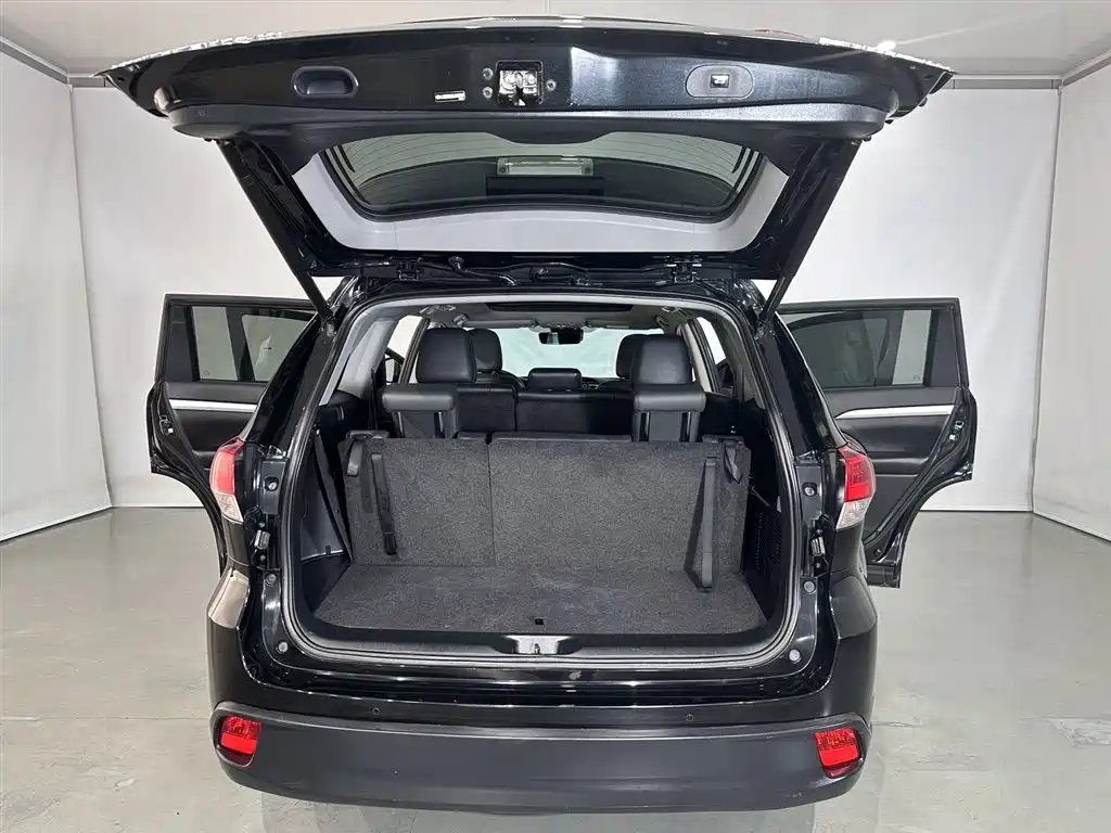 Toyota Highlander 2020 — фото 17