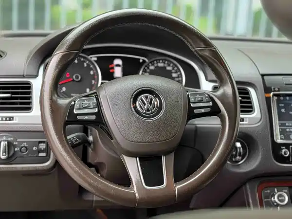 Volkswagen Touareg 2014