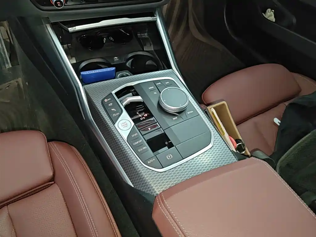 BMW 3 Series 2025 — фото 14