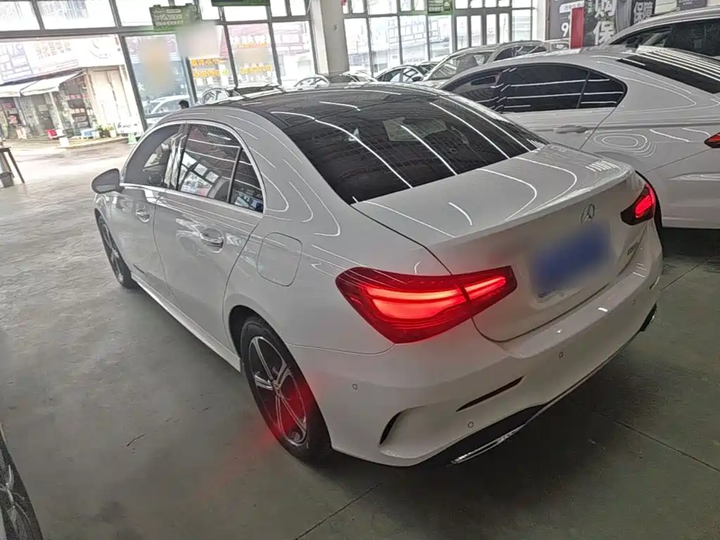 Mercedes-Benz A-Class 2024 — фото 5