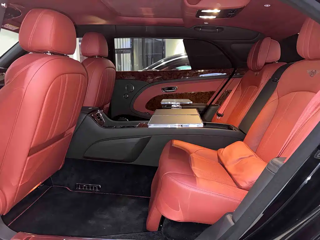 Bentley Mulsanne 2020 — фото 15