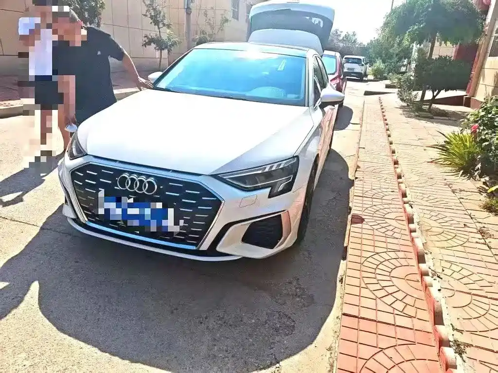 Audi A3 2023 — фото 1