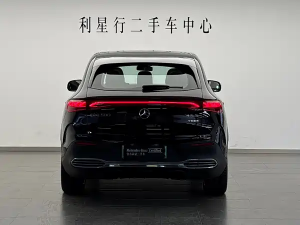 Mercedes-Benz EQE SUV 2025