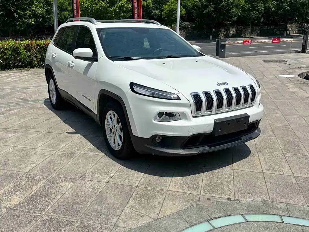 Jeep Cherokee 2017 — фото 2