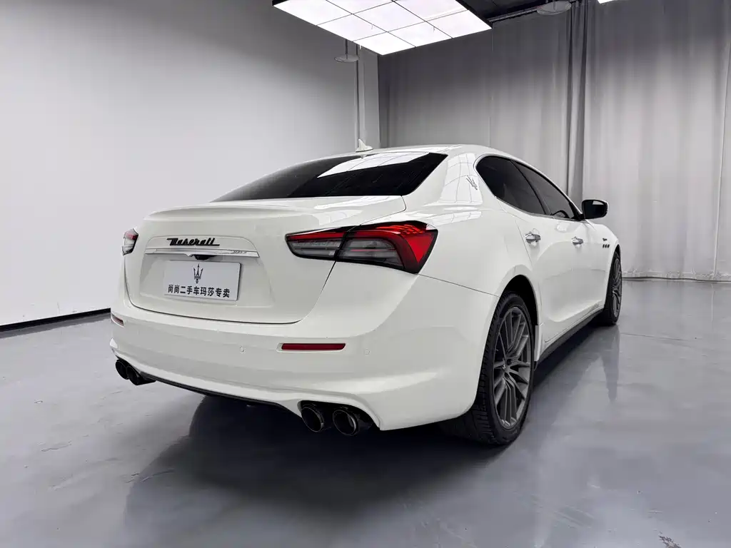 Maserati Ghibli 2021 — фото 25