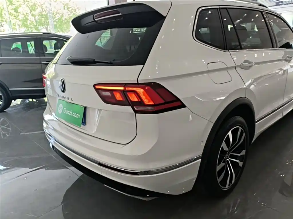Volkswagen Tiguan L 2021 — фото 8