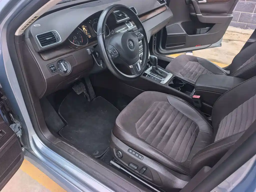 Volkswagen Magotan 2012