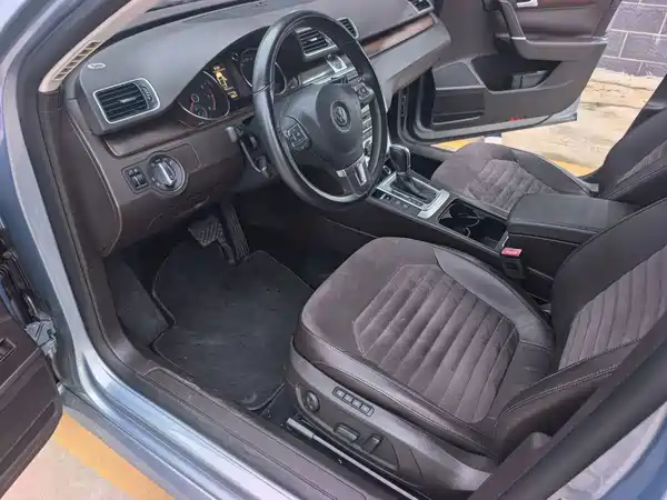 Volkswagen Magotan 2012