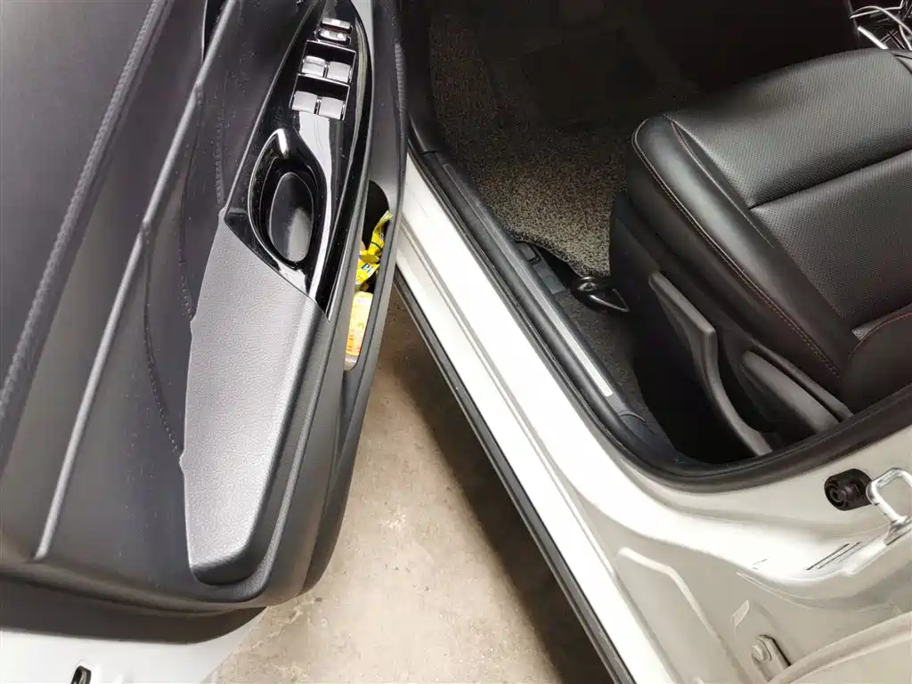 Toyota Yaris L 2021 — фото 21