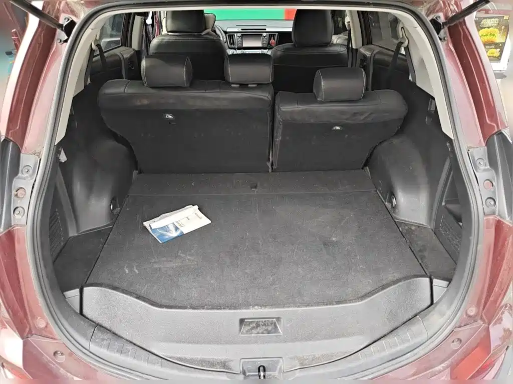 Toyota RAV4 2019 — фото 10