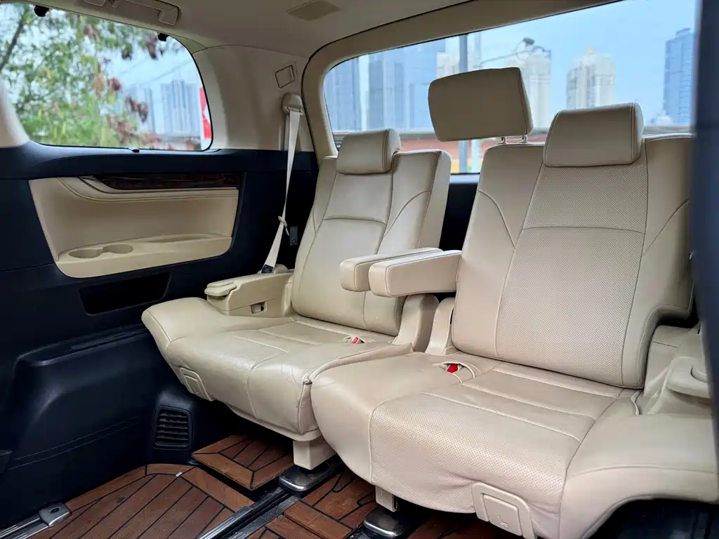Toyota Alphard 2019 — фото 19