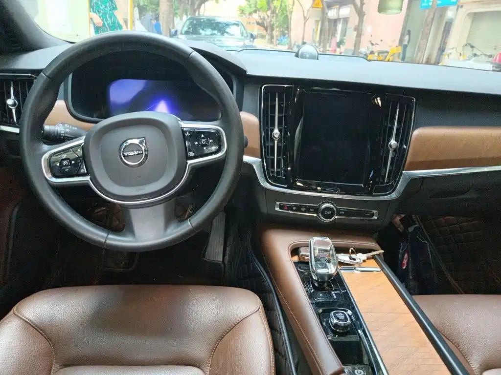 Volvo S90 2023 — фото 10