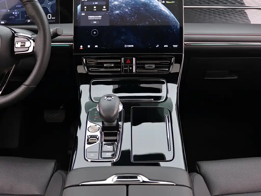 GAC Motor Trumpchi M8 2023 — фото 15