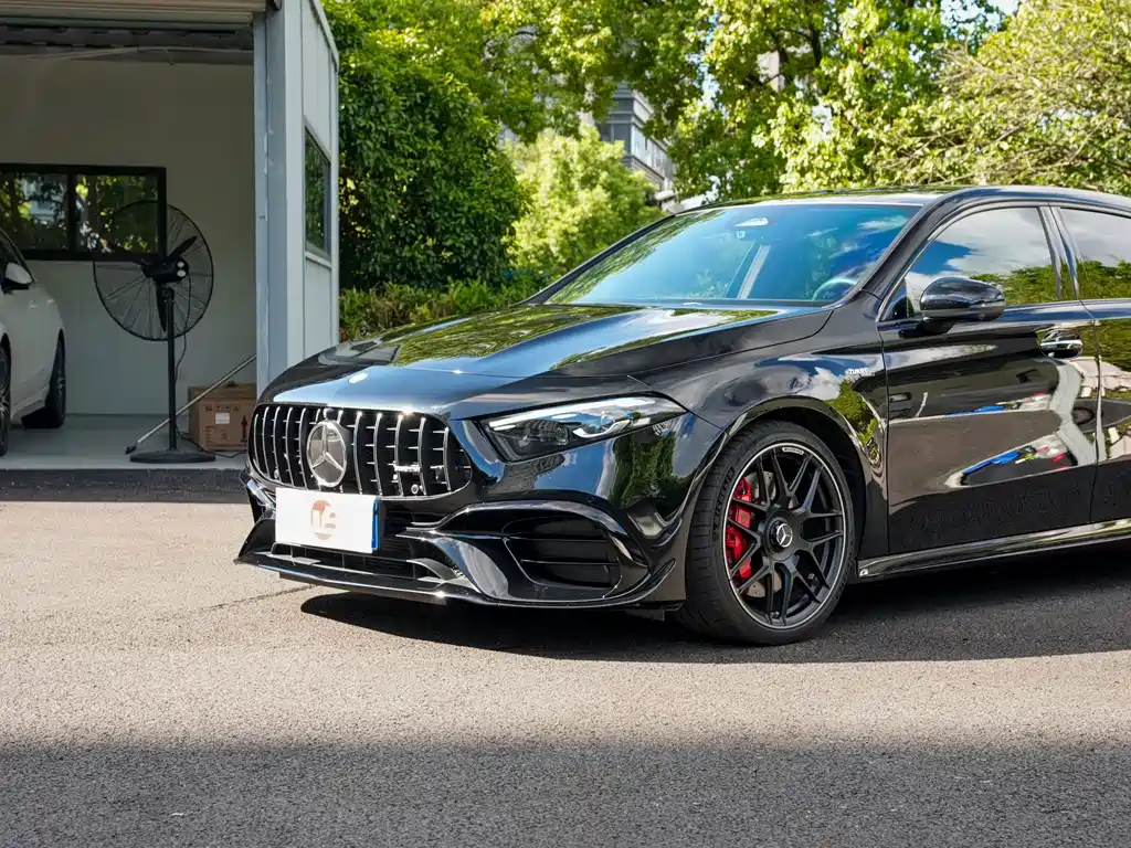 Mercedes-Benz A-Class AMG 2024 — фото 10