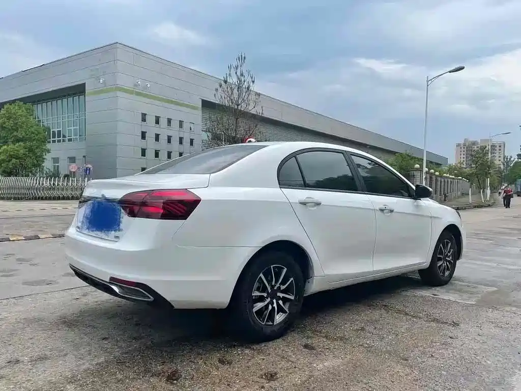 Geely Emgrand 2021 — фото 4