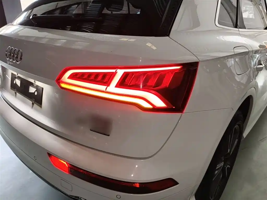 Audi Q5L 2019 — фото 8