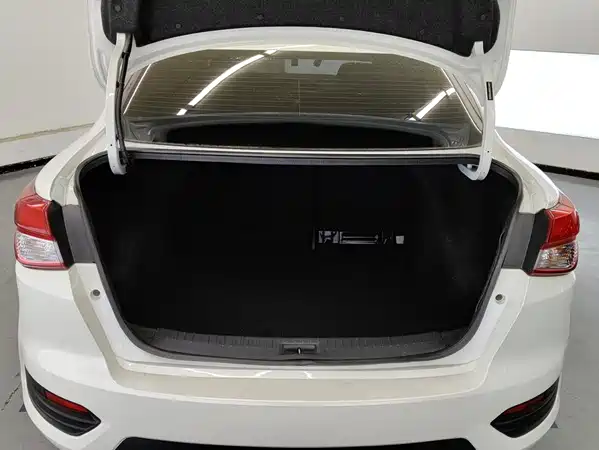 Nissan Bluebird 2019