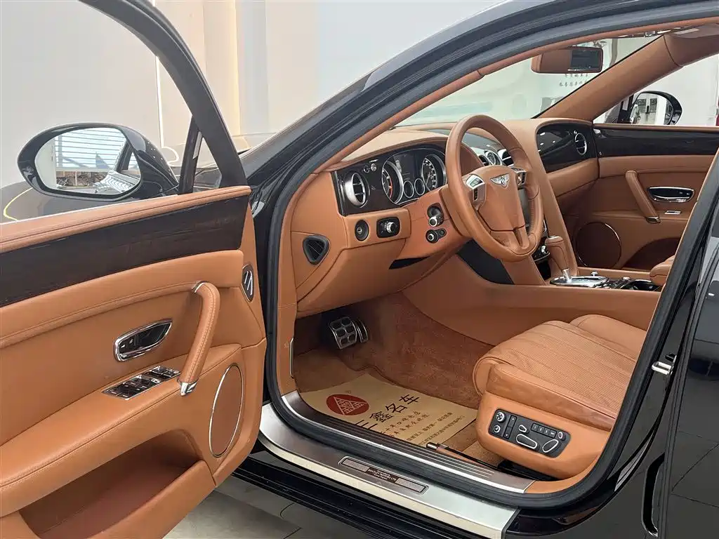 Bentley Flying Spur 2016 — фото 13