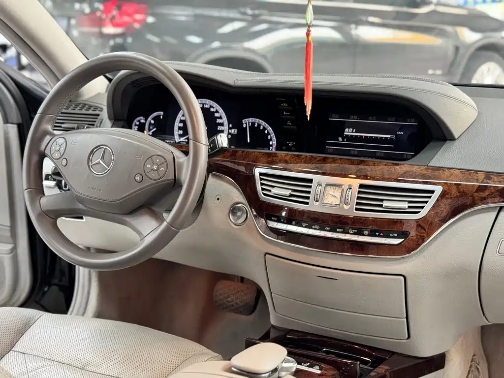 Mercedes-Benz S-Class 2011 — фото 13