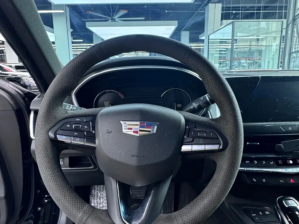 Cadillac CT5 2022 — фото 11
