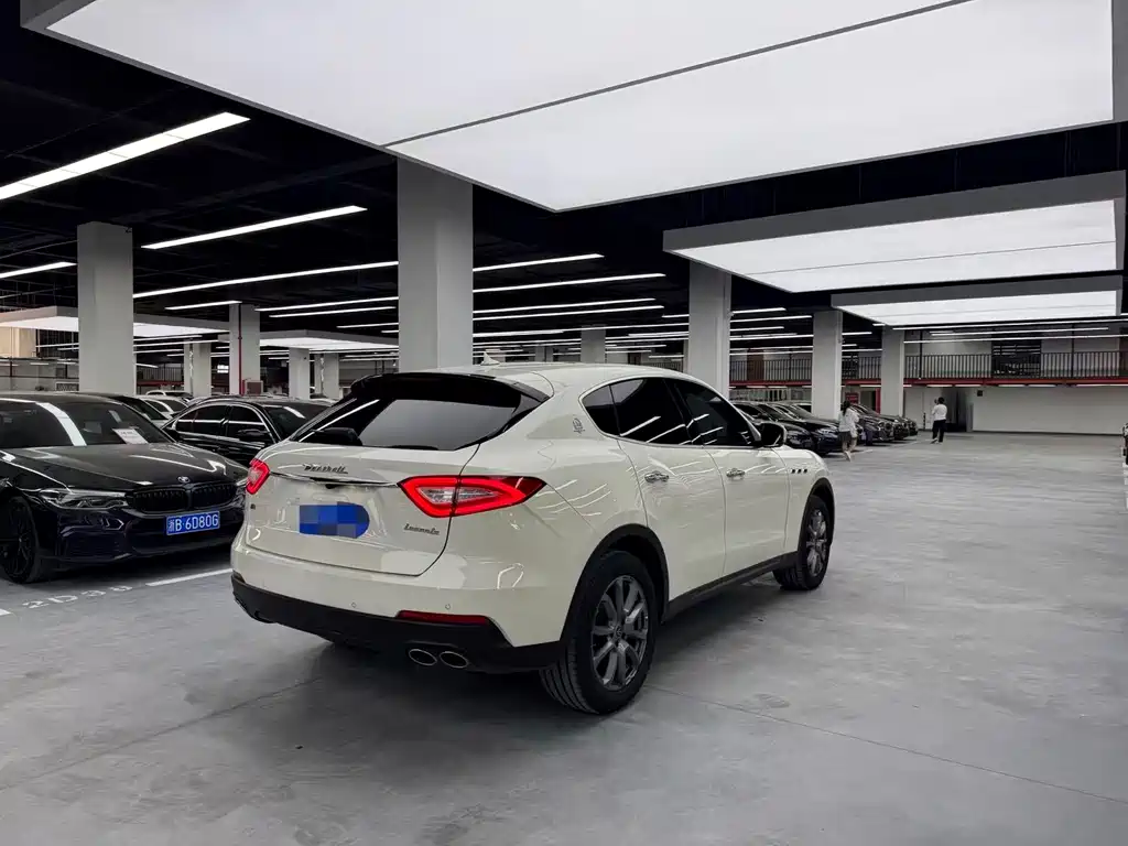 Maserati Levante 2018 — фото 17