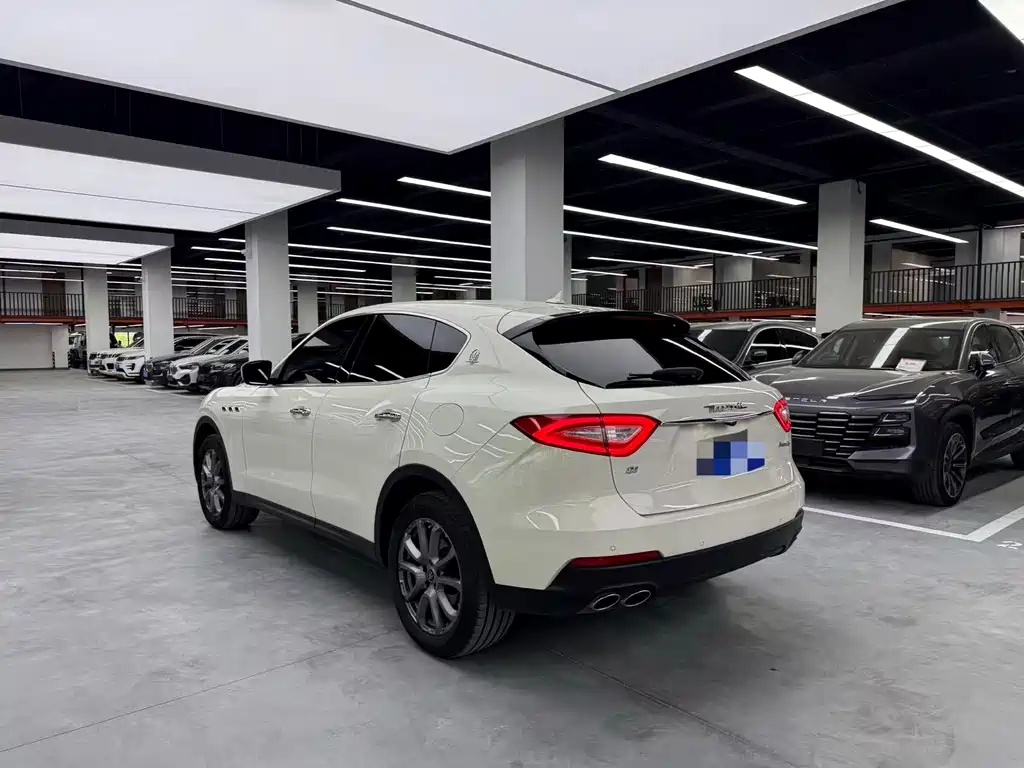Maserati Levante 2018 — фото 15