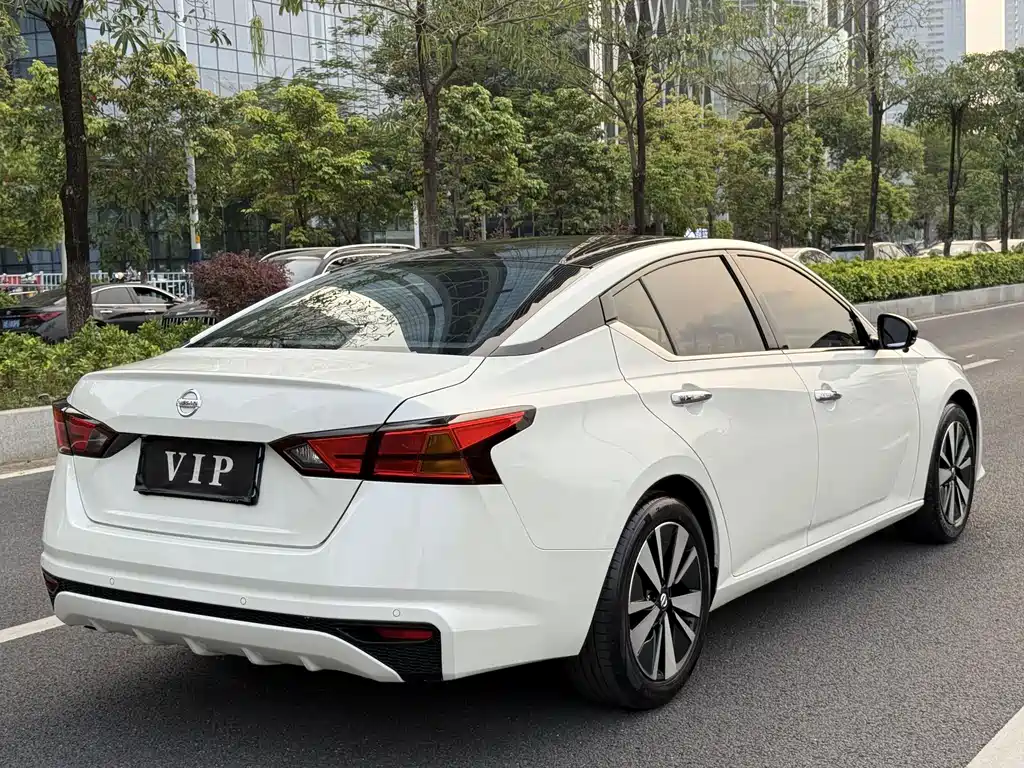 Nissan Teana 2022 — фото 12