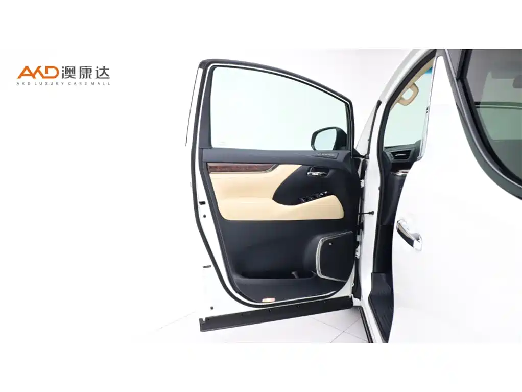 Toyota Alphard 2018 — фото 11