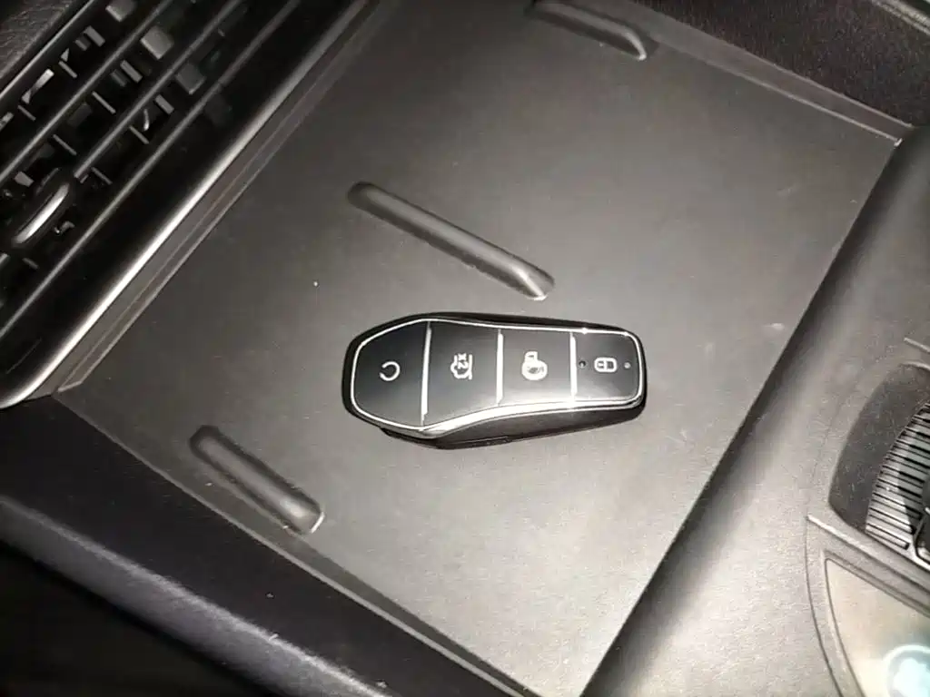 BYD Seal 05 DM-i 2025 — фото 9