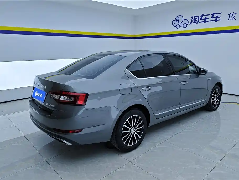Skoda Octavia 2021 — фото 3