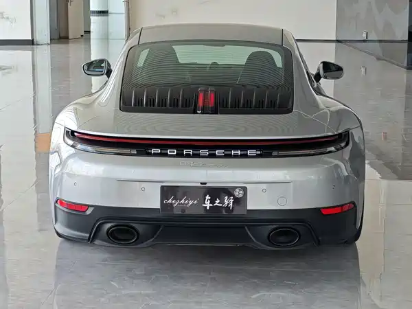 Porsche 911 2025
