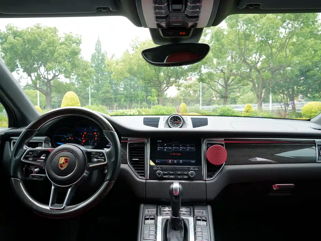 Porsche Macan 2017 — фото 9