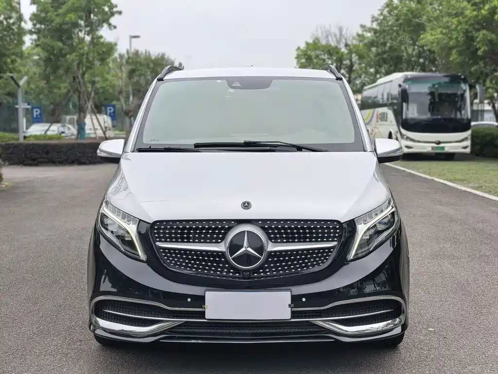 Mercedes-Benz V-Class 2022 — фото 2