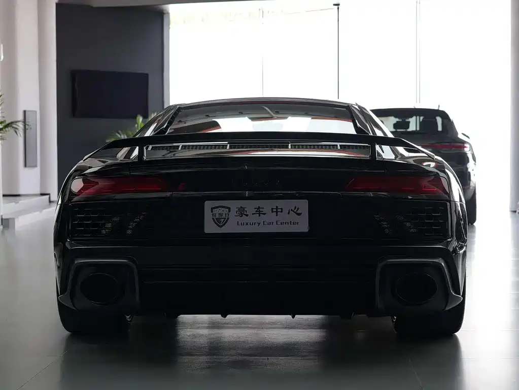 Audi R8 2022 — фото 13