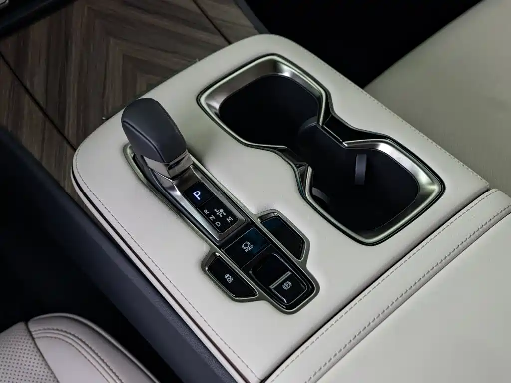Lexus LM 2026 — фото 15
