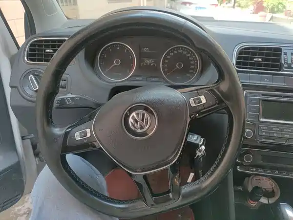 Volkswagen Polo 2015