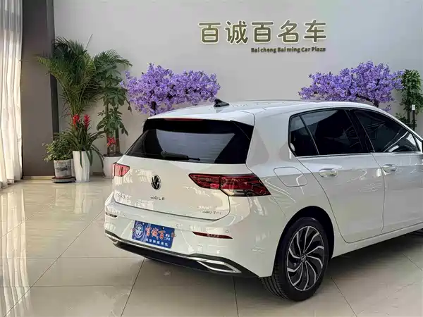 Volkswagen Golf 2023
