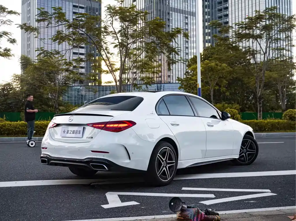 Mercedes-Benz C-Class 2023 — фото 3