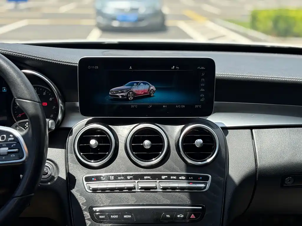 Mercedes-Benz C-Class 2018 — фото 11