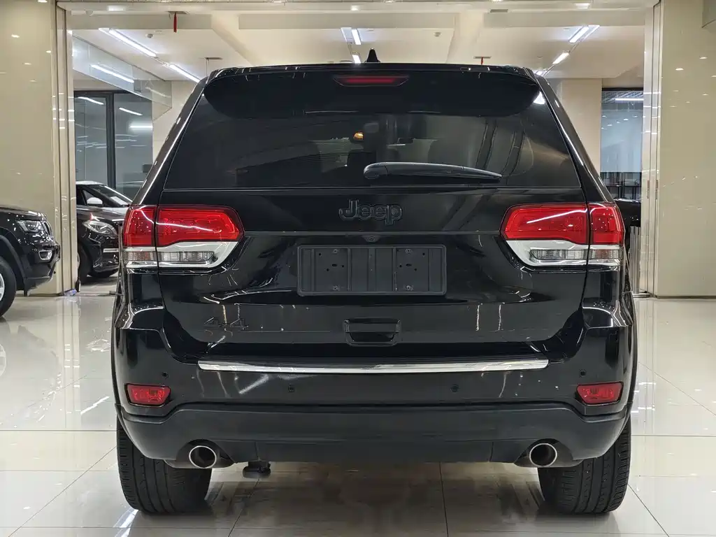 Jeep Grand Cherokee 2019 — фото 16