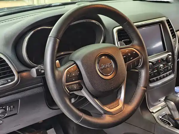Jeep Grand Cherokee 2017