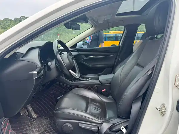 Mazda 3 Axela 2021