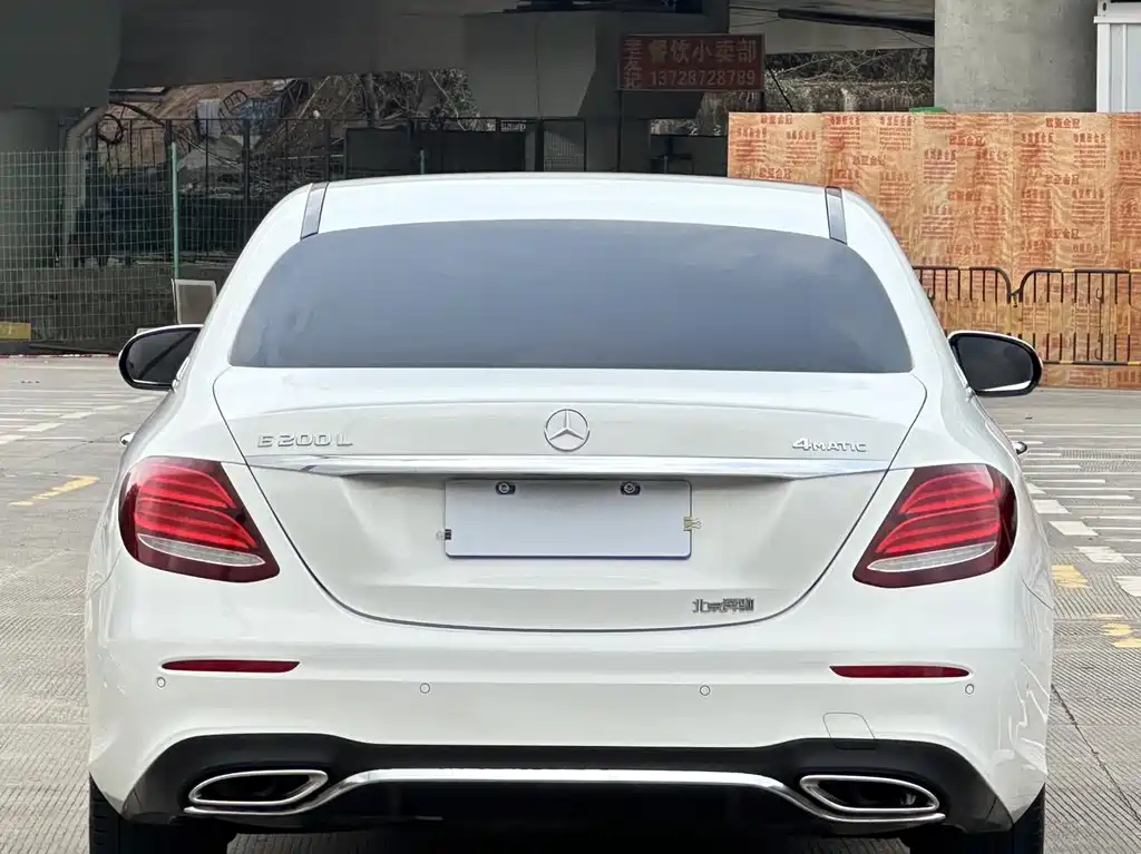 Mercedes-Benz E-Class 2017 — фото 14
