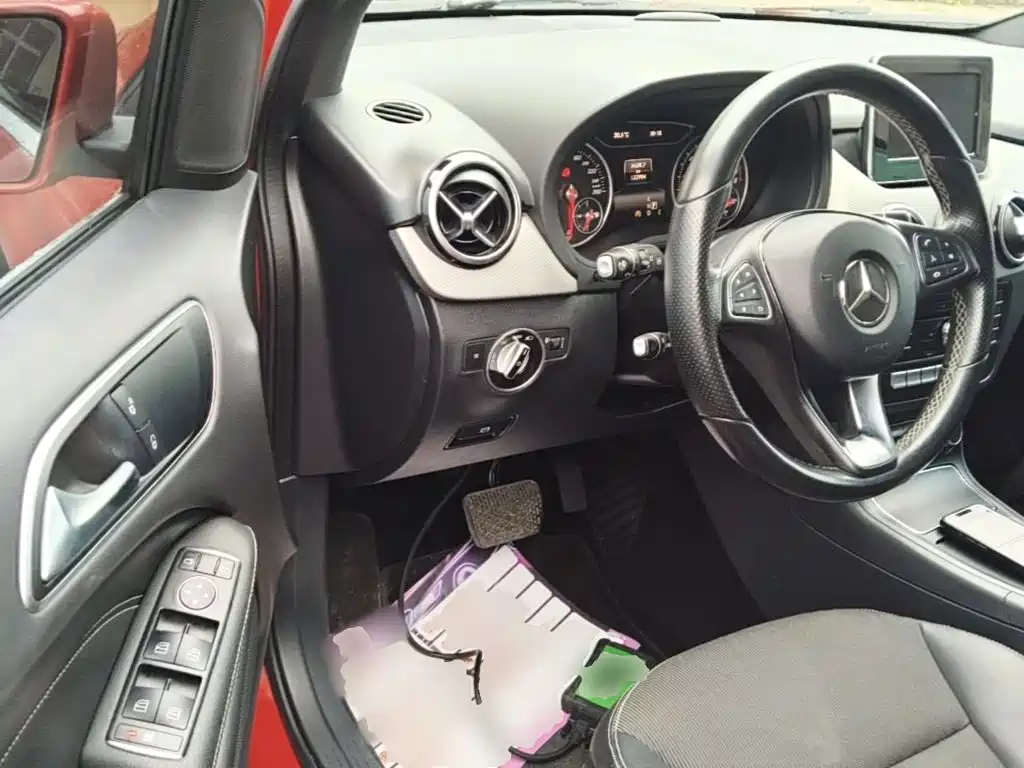 Mercedes-Benz B-Class 2015 — фото 16