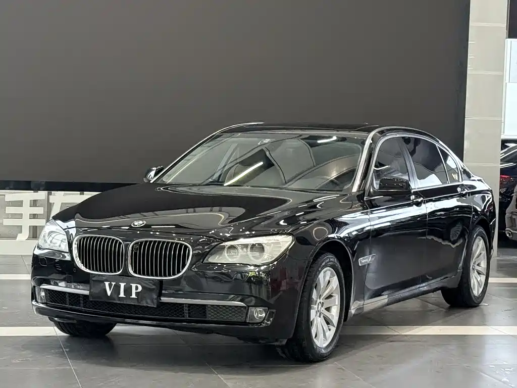 BMW 7 Series 2012 — фото 1