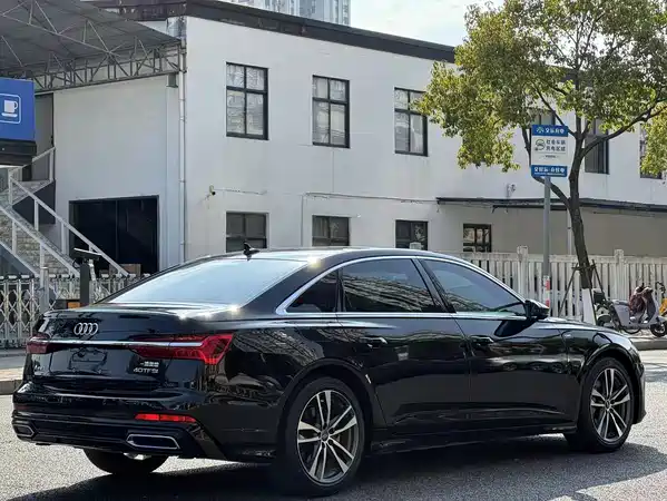 Audi A6L 2022