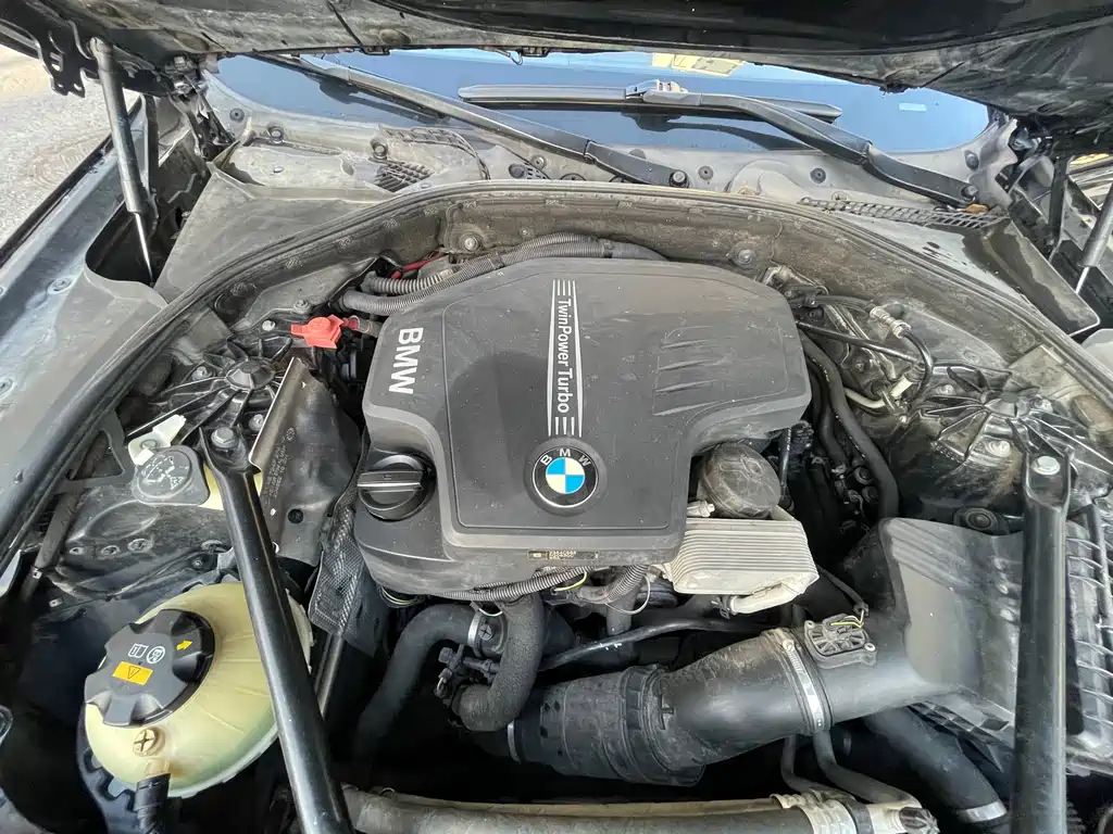 BMW 5 Series 2017 — фото 18