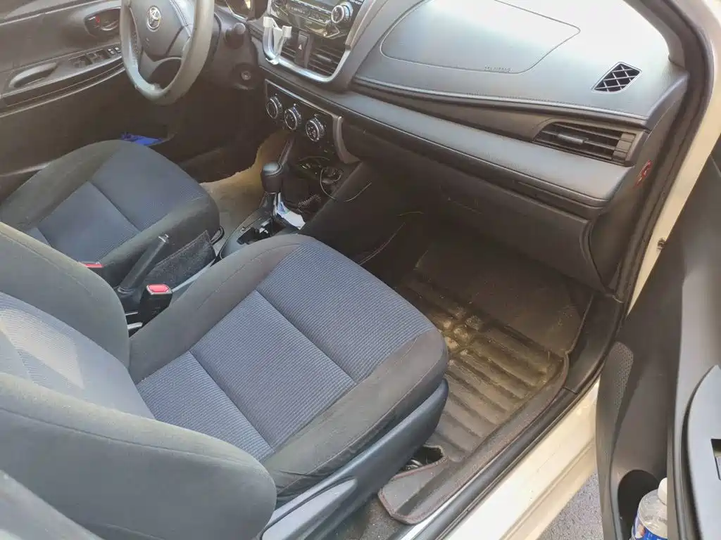 Toyota Yaris L 2017 — фото 20