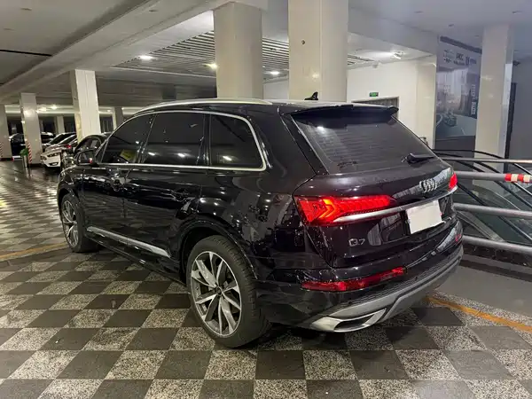 Audi Q7 2021